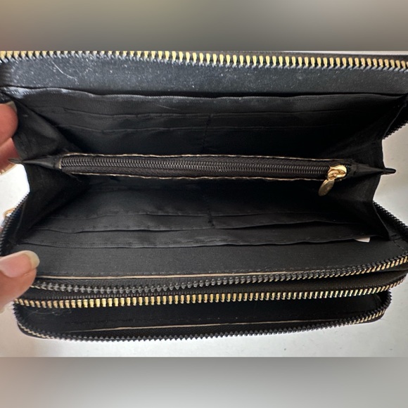 🌺XOXO Wallet🌺 - Picture 5 of 5